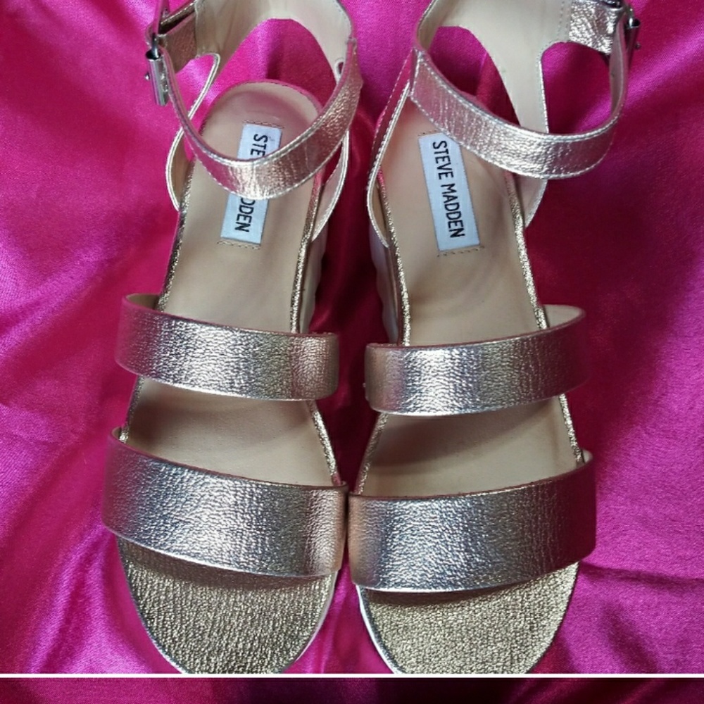 **SOLD** Rose Gold Steve Madden Strappy platform - Picture 3 of 7